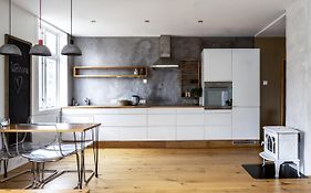 Cozy Apartment In Alesund City